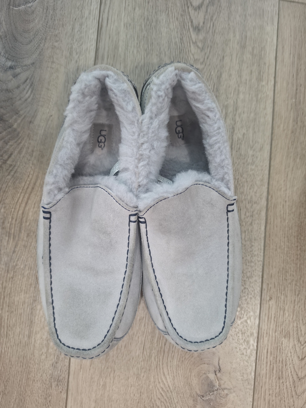 UGG Ascot Suede Slippers Grey Men’s Size 12 Moccasins Slip On Sheepskin - Picture 8 of 10
